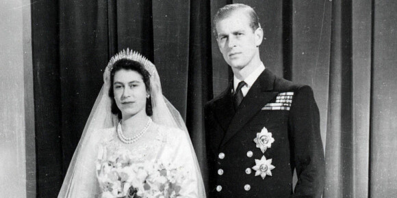image: 70 år med intriger, romantikk og plikter
